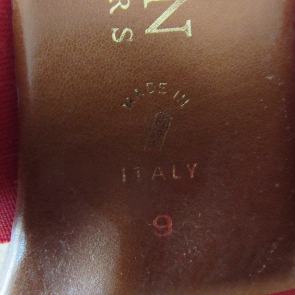 Italian Shoemakers Red Wedge Sandals Size 9 Slip On Stretch Summer Classic Italy - Picture 9 of 9